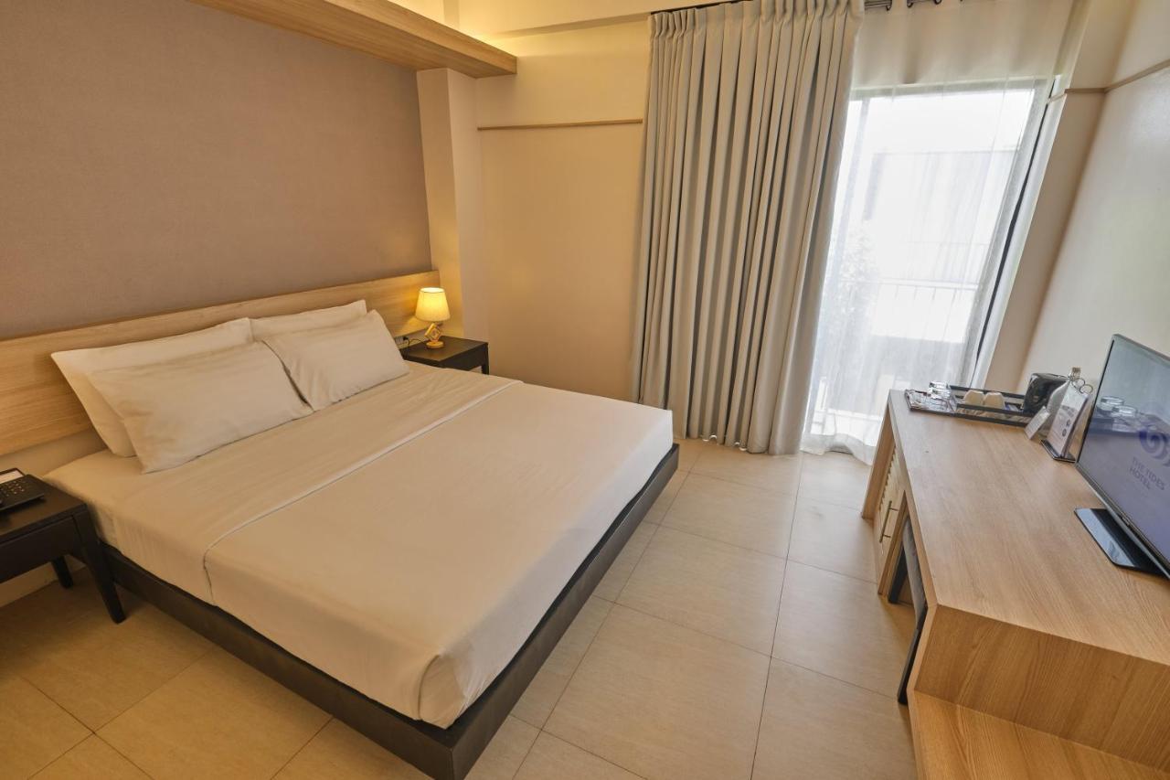 The Tides Hotel Boracay Balabag  Exterior photo