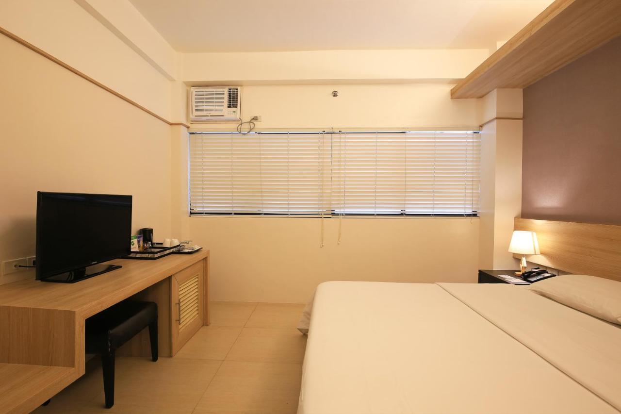 The Tides Hotel Boracay Balabag  Exterior photo