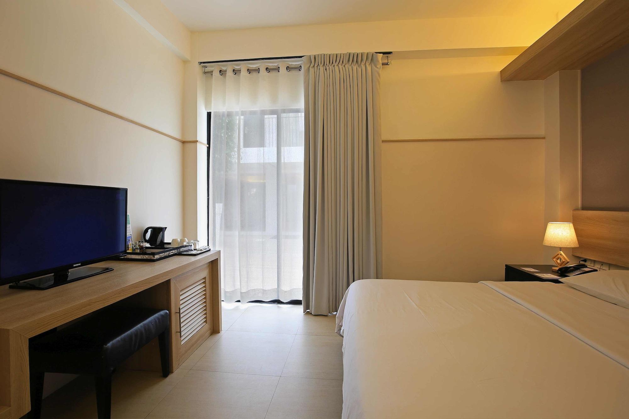 The Tides Hotel Boracay Balabag  Exterior photo