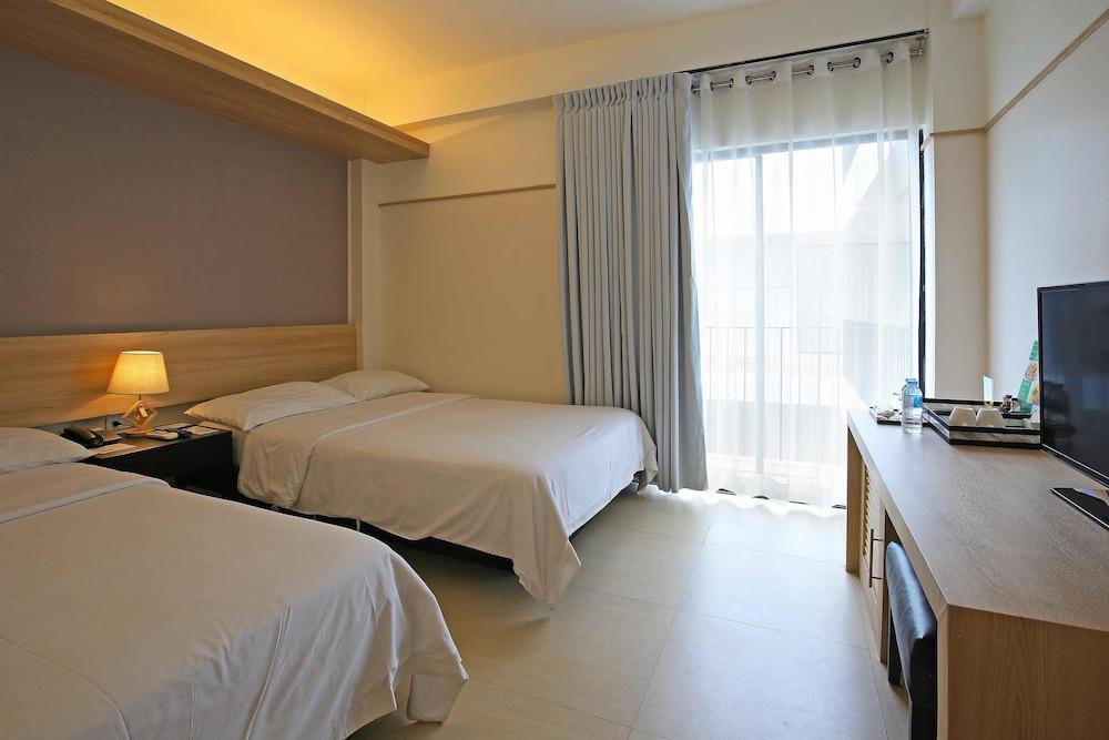 The Tides Hotel Boracay Balabag  Exterior photo