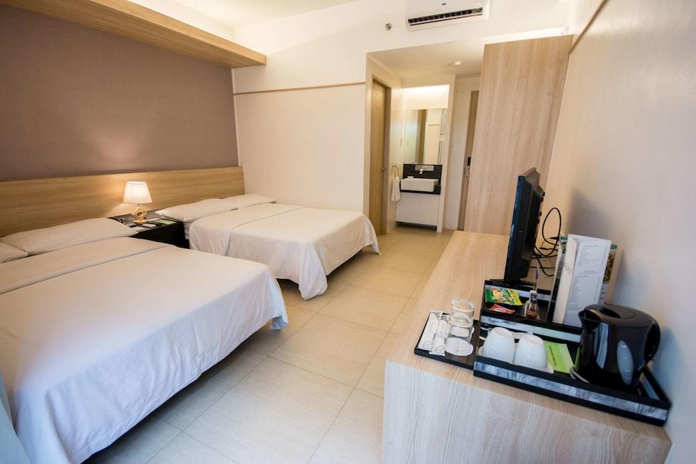 The Tides Hotel Boracay Balabag  Exterior photo